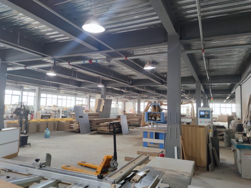 西安典致家具工廠監(jiān)控系統(tǒng)安裝中，感謝信任！