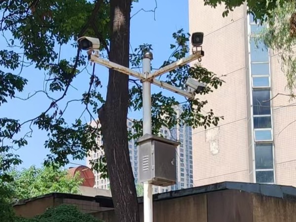 為您在西安的工廠安裝智能監(jiān)控?cái)z像頭，構(gòu)筑安全與效率的堅(jiān)實(shí)屏障