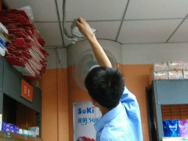 裝監(jiān)控攝像頭需要什么設(shè)備